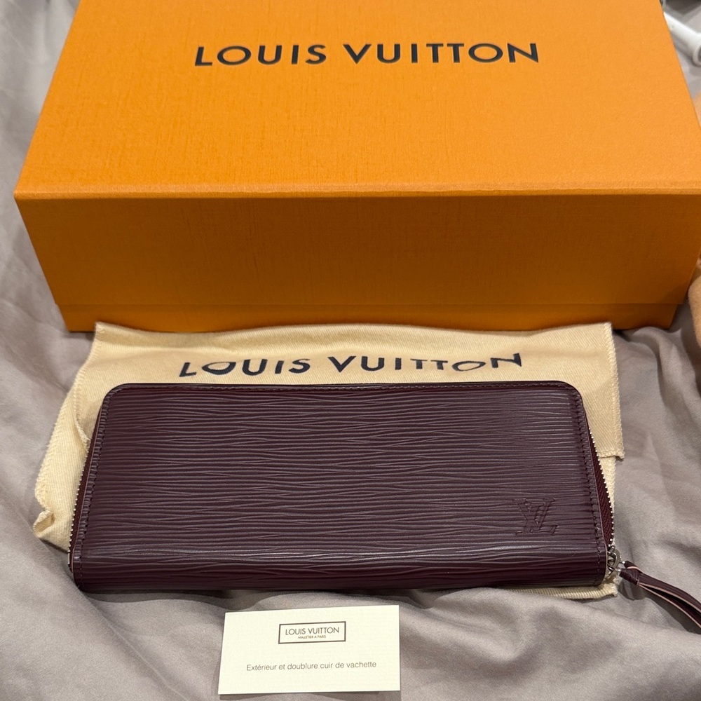 Louis Vuitton Epi Zippy Zip-Around Wallet – Aubergine